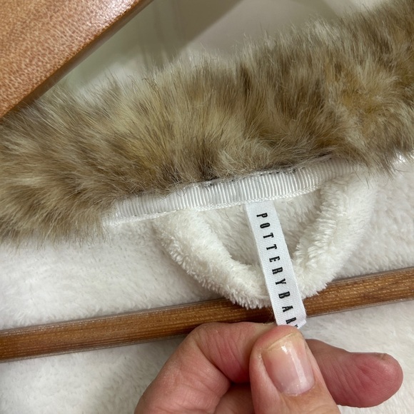 EUC Pottery Barn Cream Robe with Faux Fur Leopard Trim, size Large. Stunning. - Picture 3 of 11